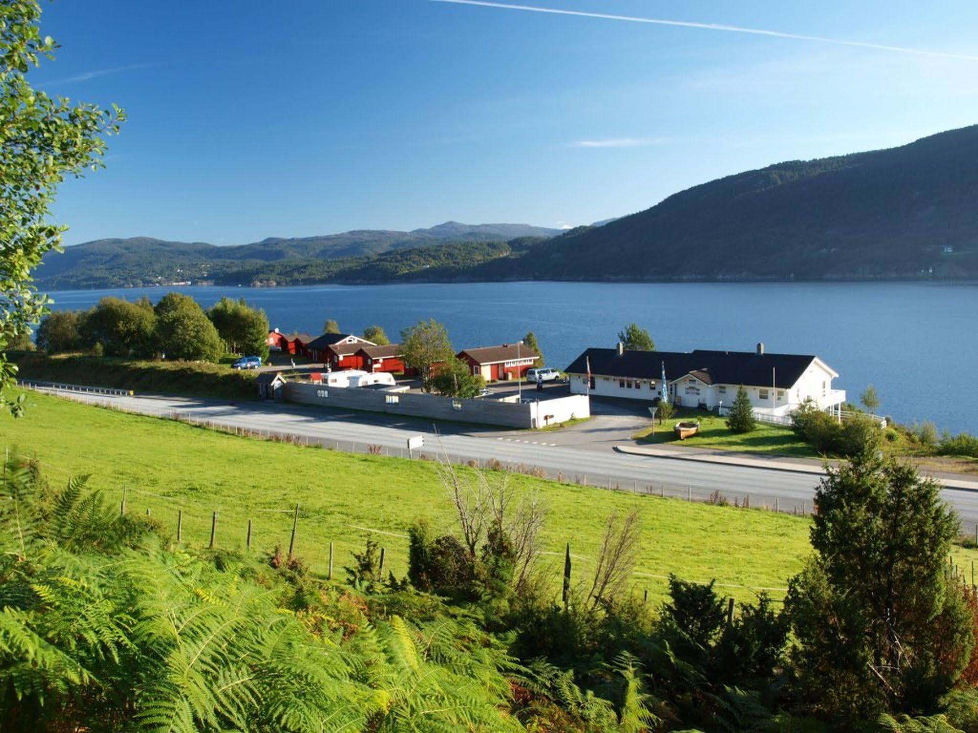 Langenuen Motel & Camping Stord Ngoại thất bức ảnh